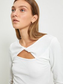 Лонгслив Trendyol модель TWOAW22BZ0217/Ekru Фото