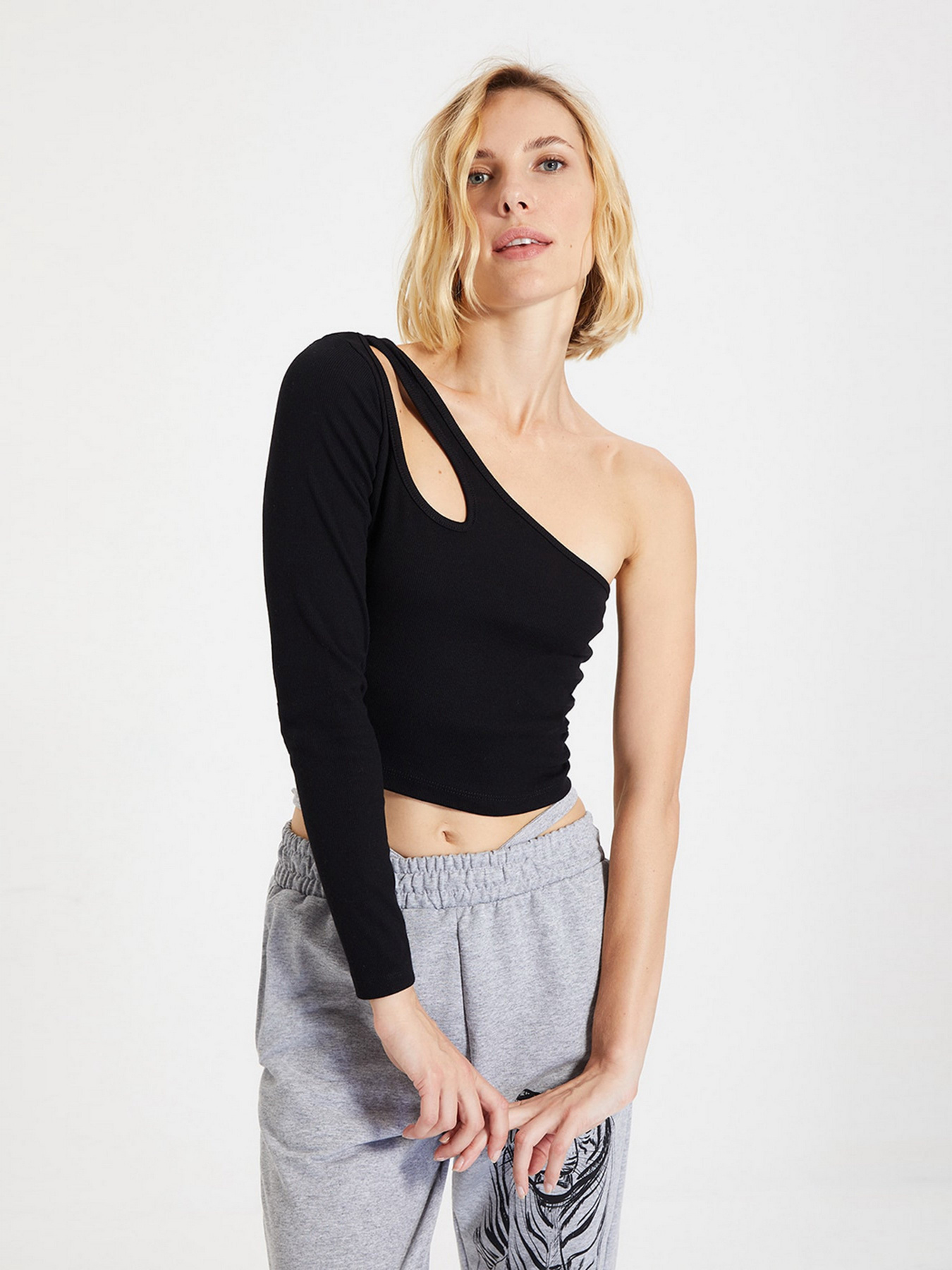 Лонгслів Trendyol модель TWOAW22BZ0242/Siyah Лонгслів Trendyol модель TWOAW22BZ0242/Siyah Фото