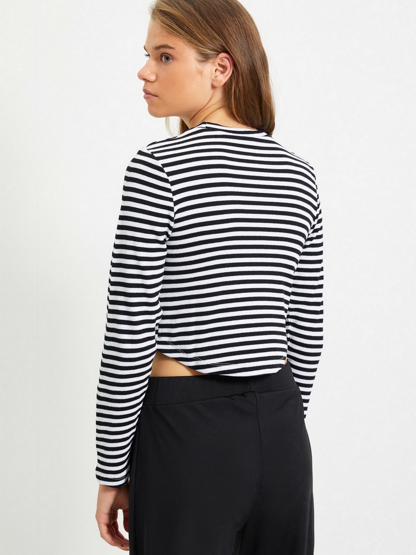 Лонгслив Trendyol модель TWOAW22BZ0245/Siyah Фото