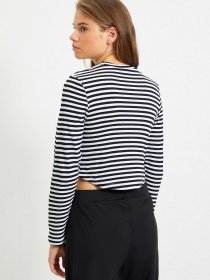 Лонгслив Trendyol модель TWOAW22BZ0245/Siyah Фото