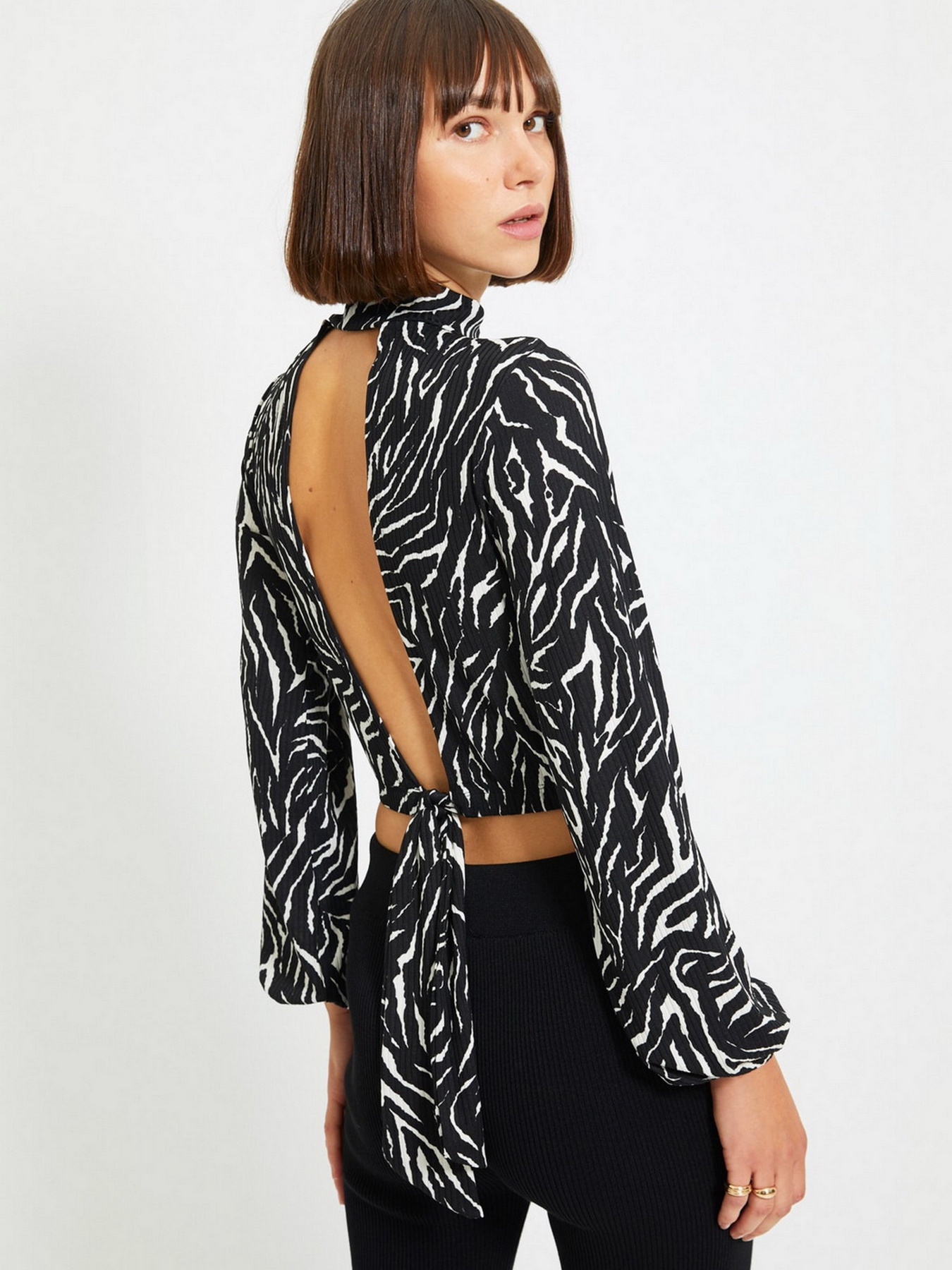 Блуза Trendyol модель TWOAW22BZ0260/Beyaz Фото