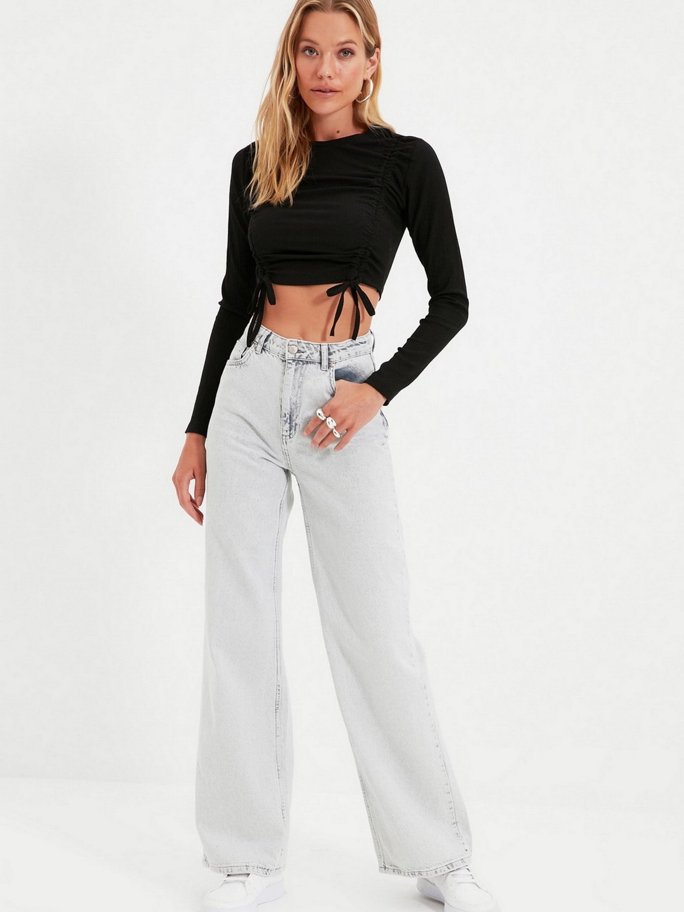 Топ Trendyol модель TWOAW22BZ0261/Siyah Фото