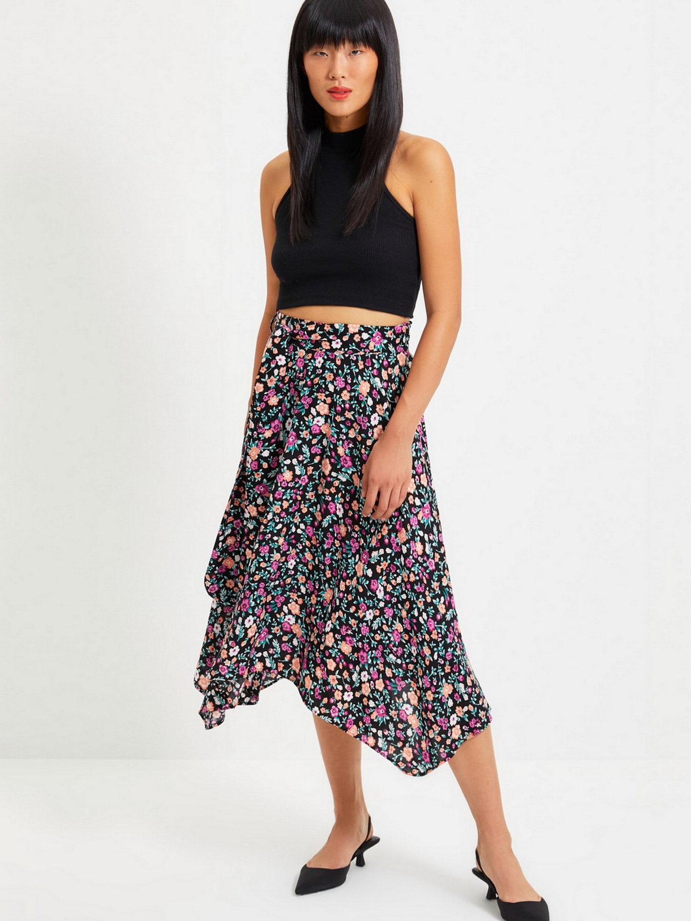 Топ Trendyol модель TWOAW22BZ0273/Siyah Фото