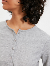 Лонгслів Trendyol модель TWOAW22BZ0283/Gri Фото