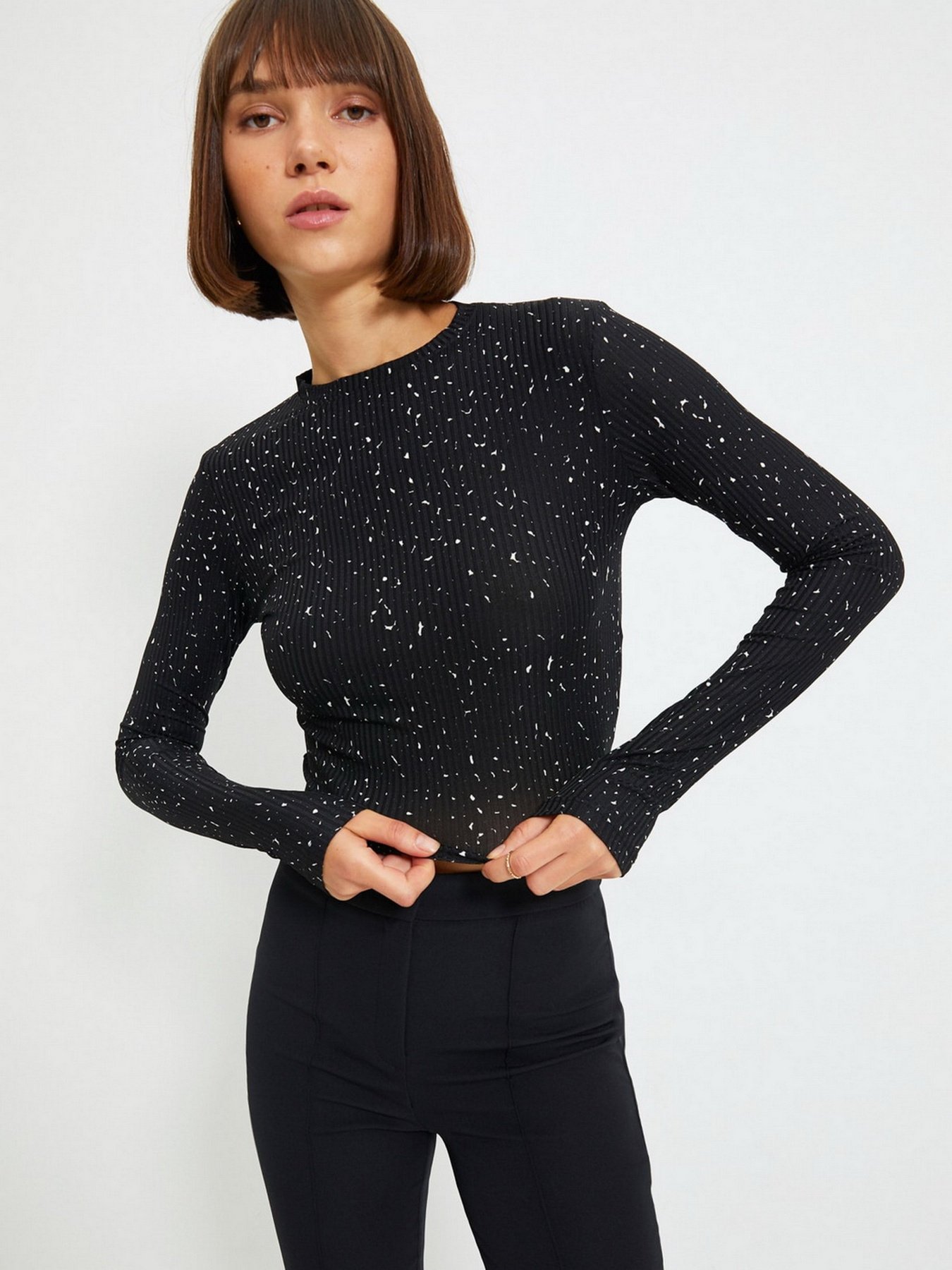 Лонгслів Trendyol модель TWOAW22BZ0505/Siyah Фото