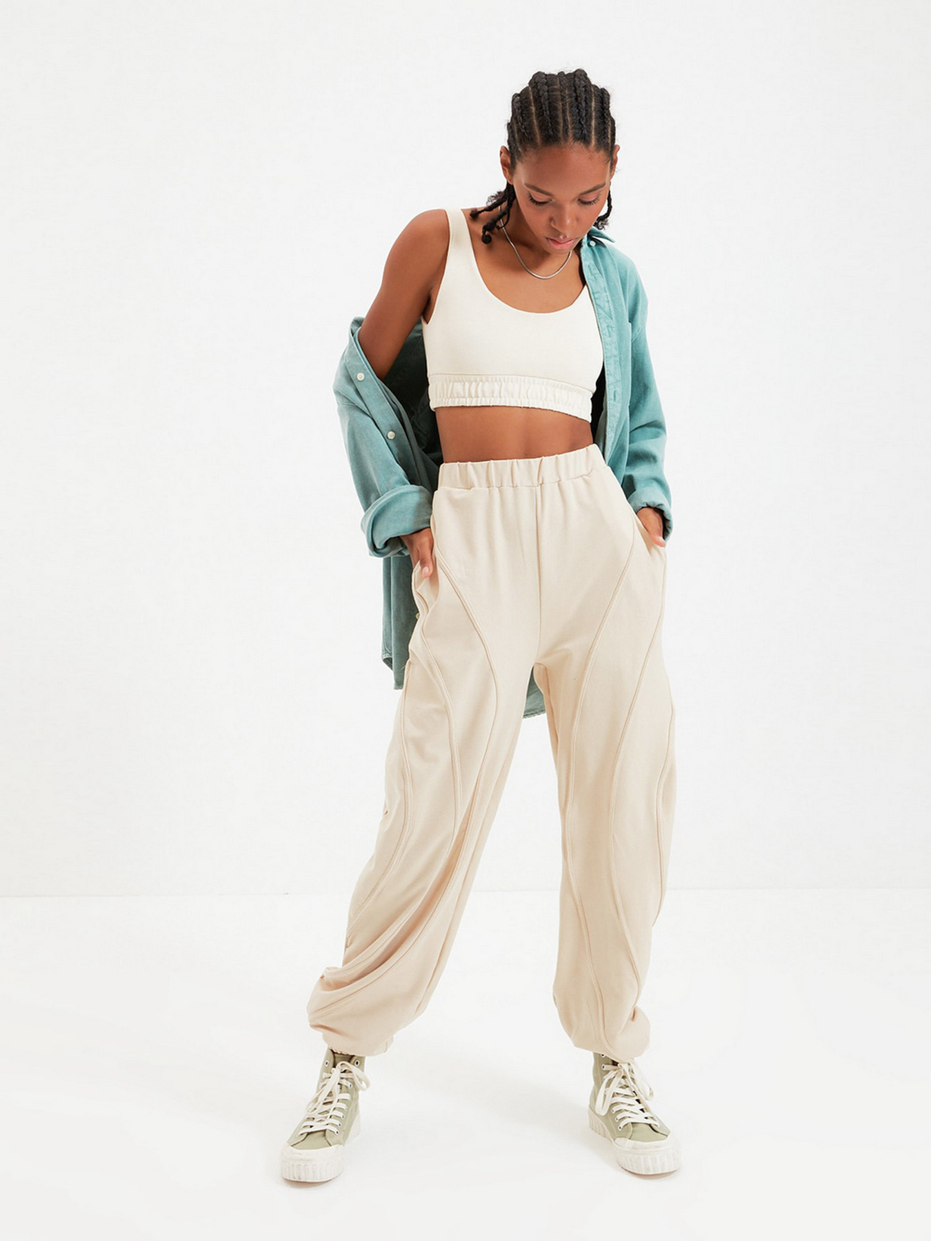 Спортивні штани Trendyol модель TWOAW22EA0044/Bej Фото