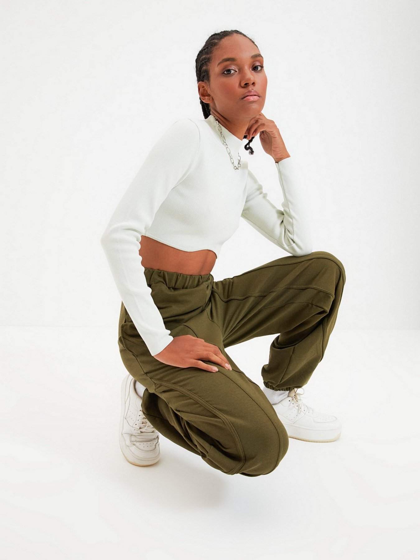 Штани спортивні Trendyol модель TWOAW22EA0044/Haki Фото