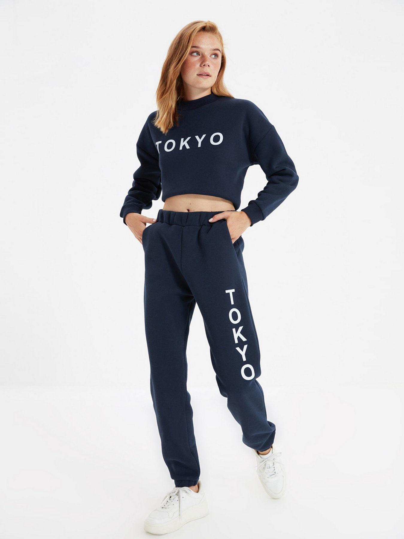 Штаны спортивные Trendyol модель TWOAW22EA0181/Lacivert Фото