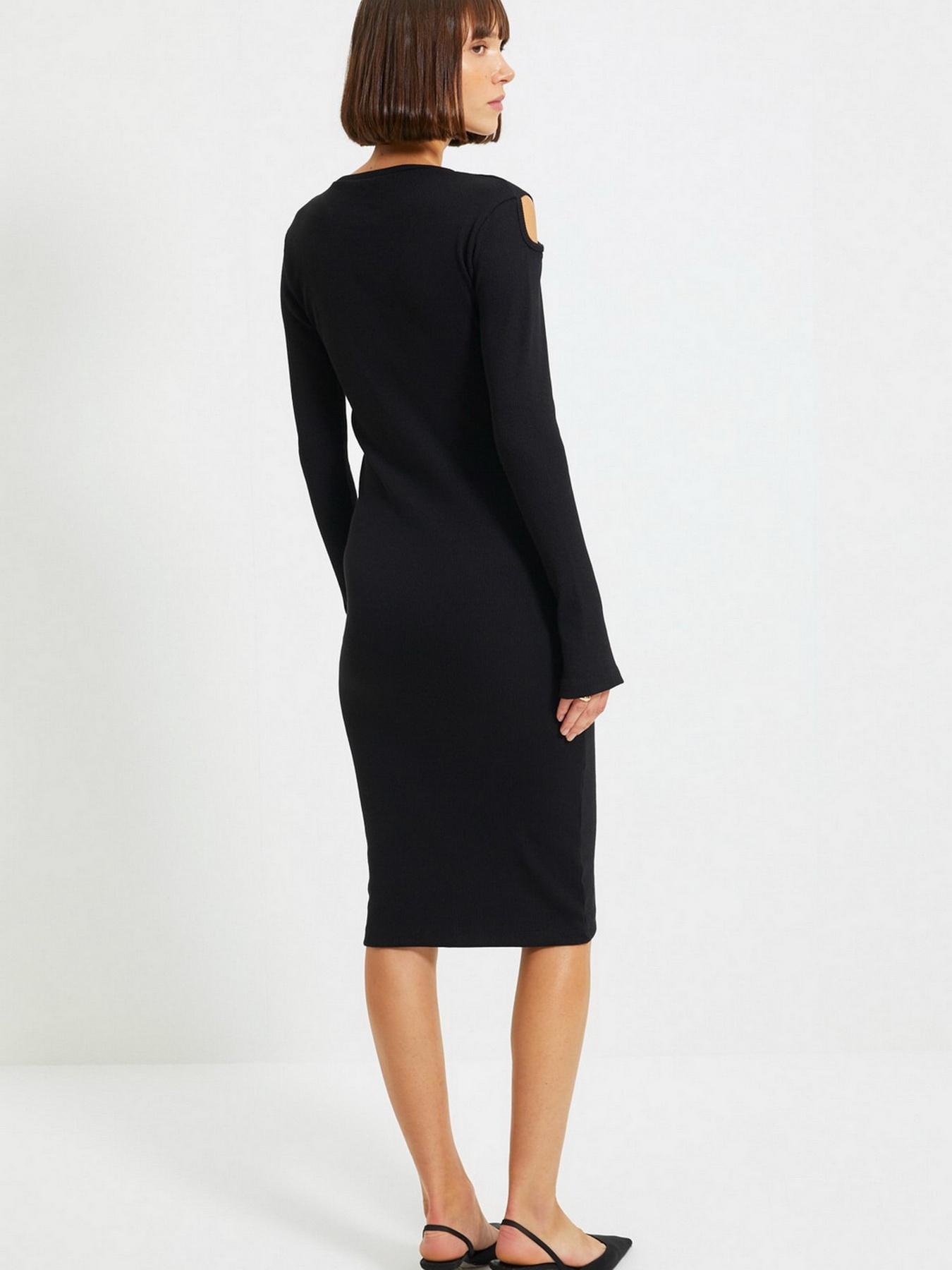 Платье миди Trendyol модель TWOAW22EL0173/Siyah Фото