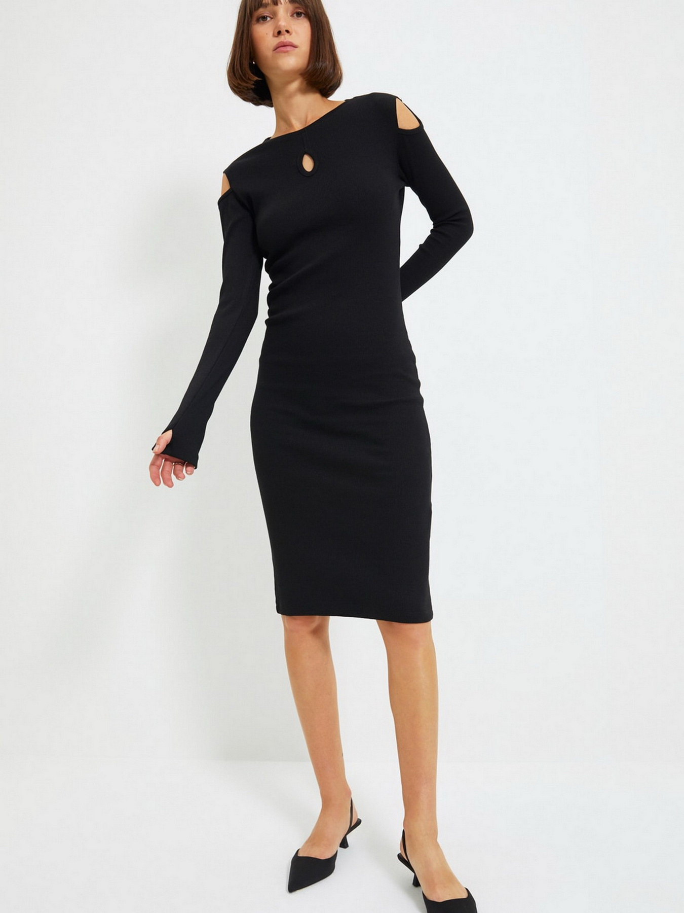 Платье миди Trendyol модель TWOAW22EL0173/Siyah Фото