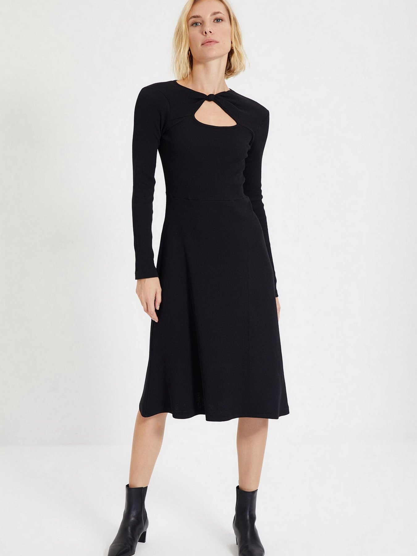 Платье миди Trendyol модель TWOAW22EL0177/Siyah Фото
