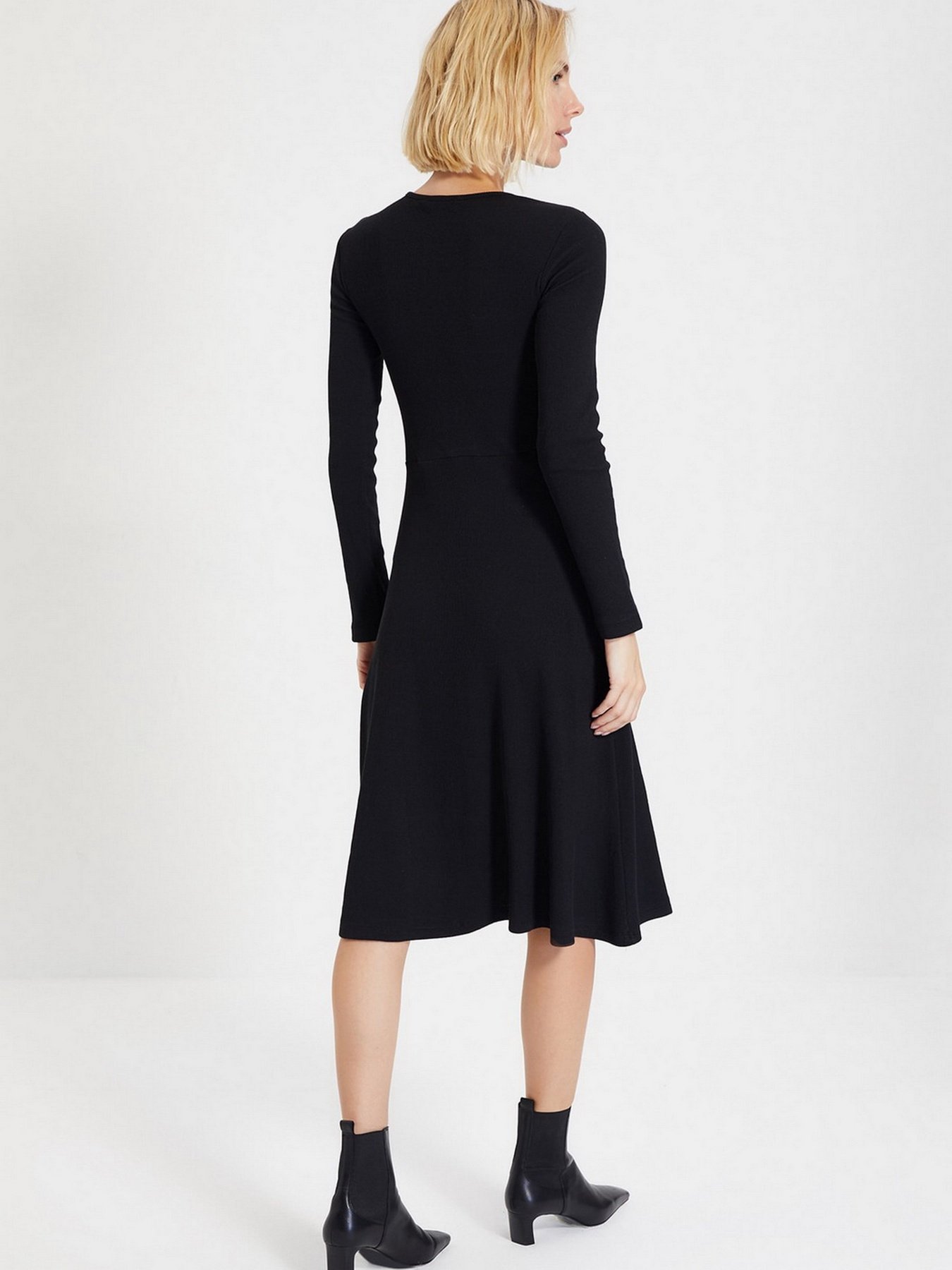 Платье миди Trendyol модель TWOAW22EL0177/Siyah Фото