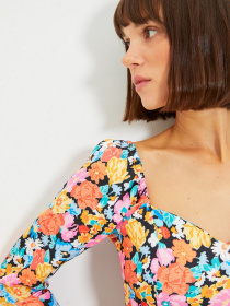 Платье мини Trendyol модель TWOAW22EL0231/Cok Renkli Фото