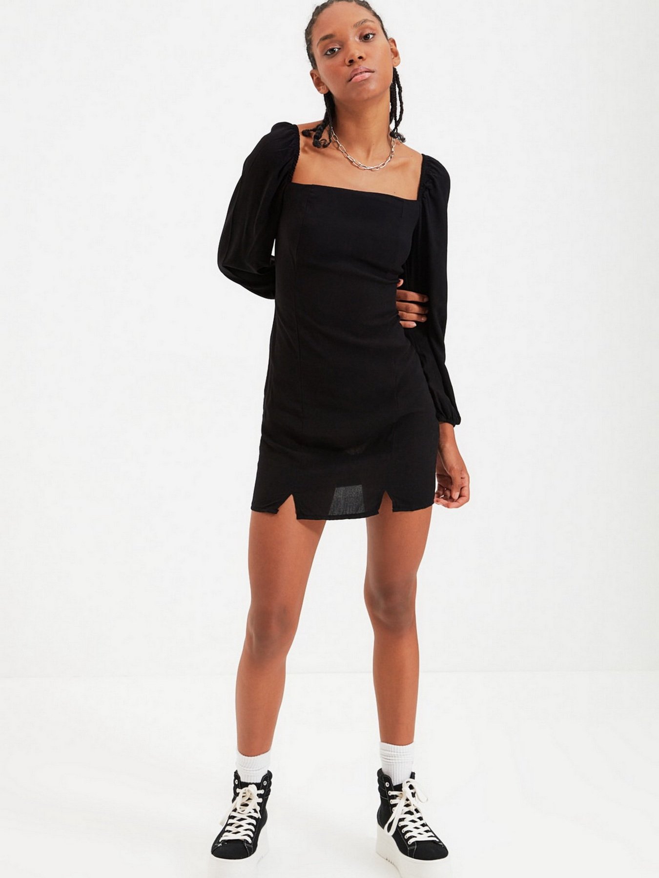 Платье мини Trendyol модель TWOAW22EL0260/Siyah Фото