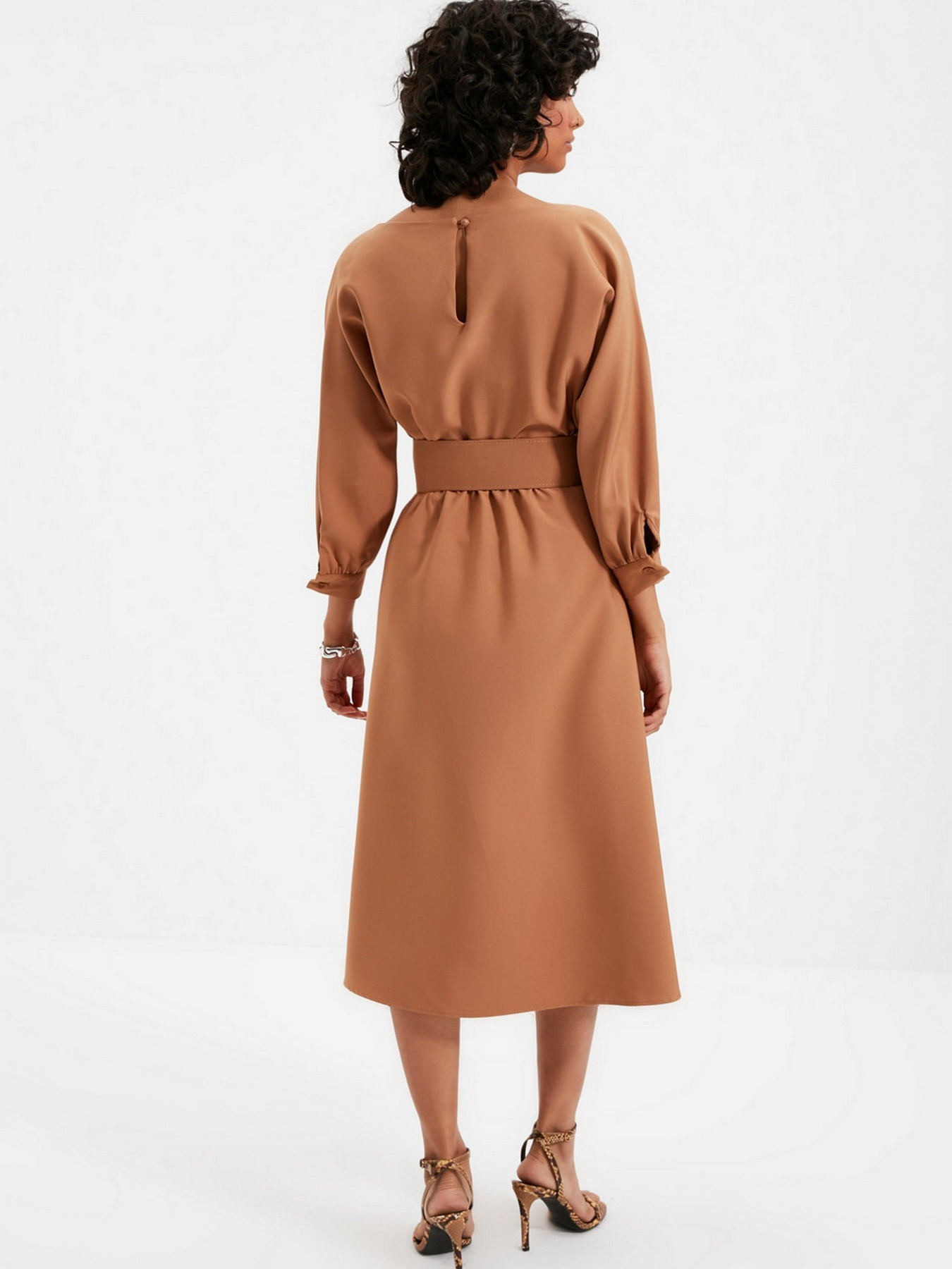 Платье миди Trendyol модель TWOAW22EL0318/Camel Фото