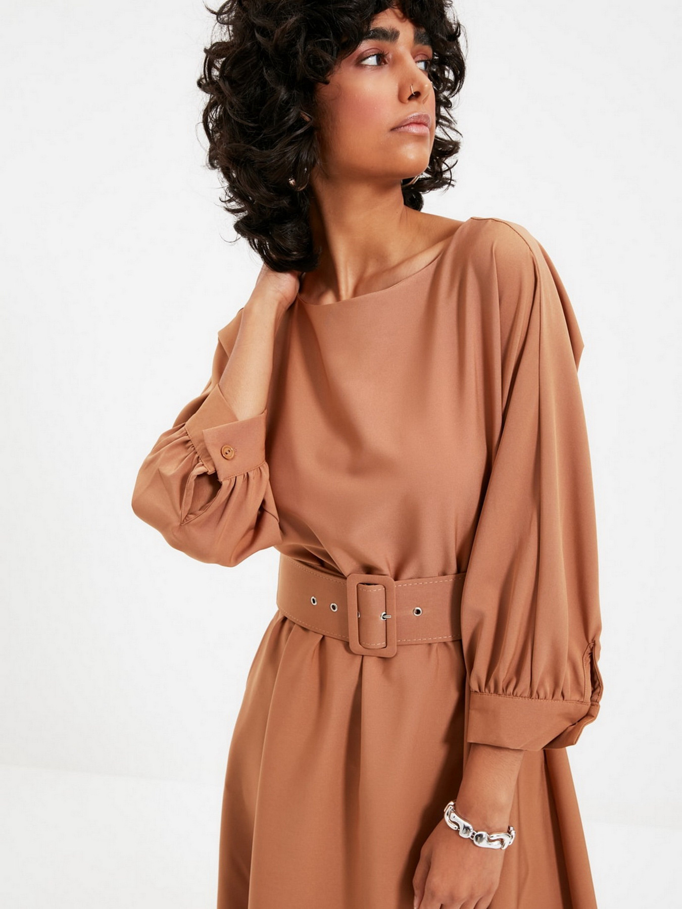 Платье миди Trendyol модель TWOAW22EL0318/Camel Платье миди Trendyol модель TWOAW22EL0318/Camel Фото