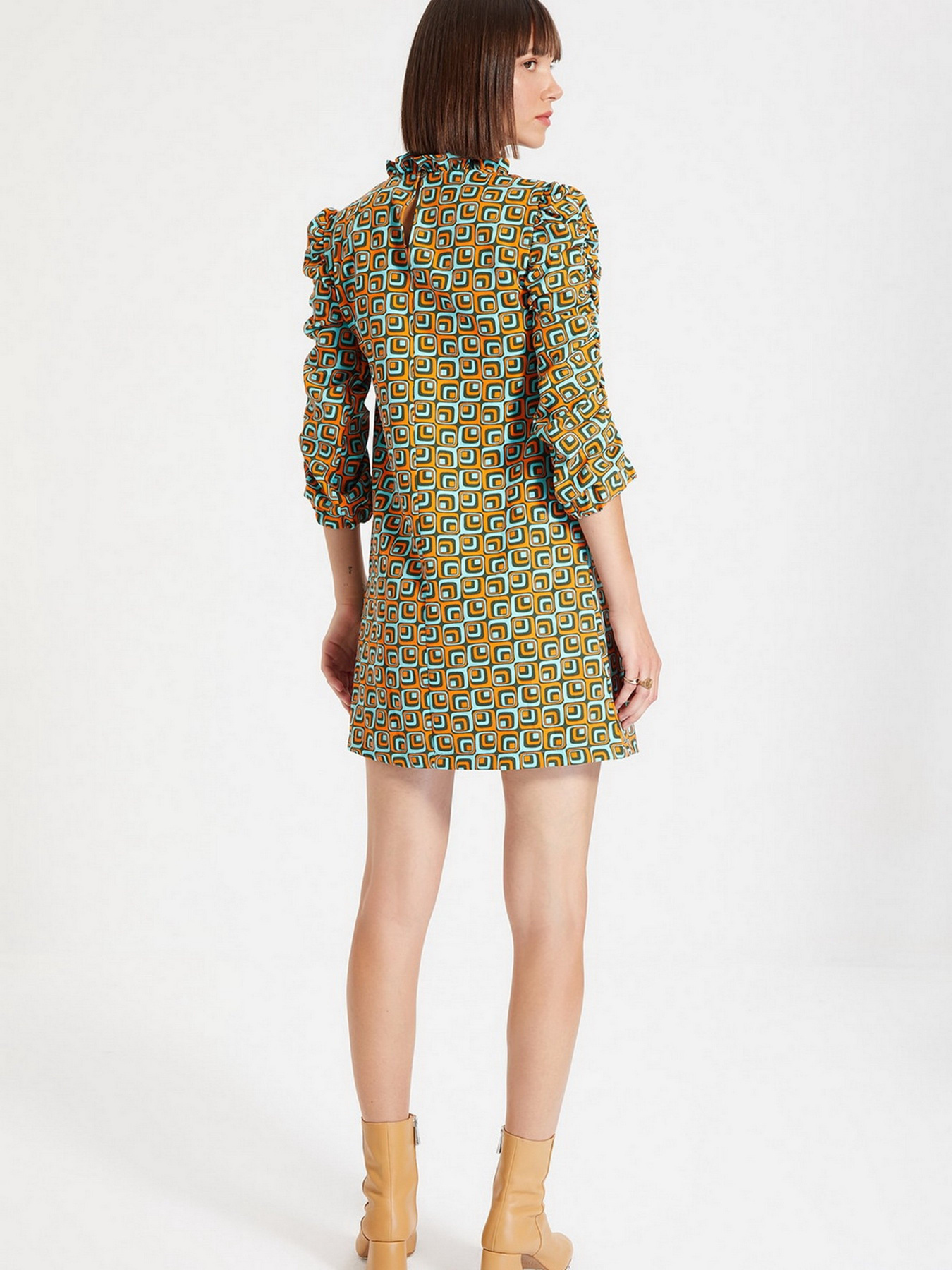 Платье мини Trendyol модель TWOAW22EL0347/Cok Renkli Фото