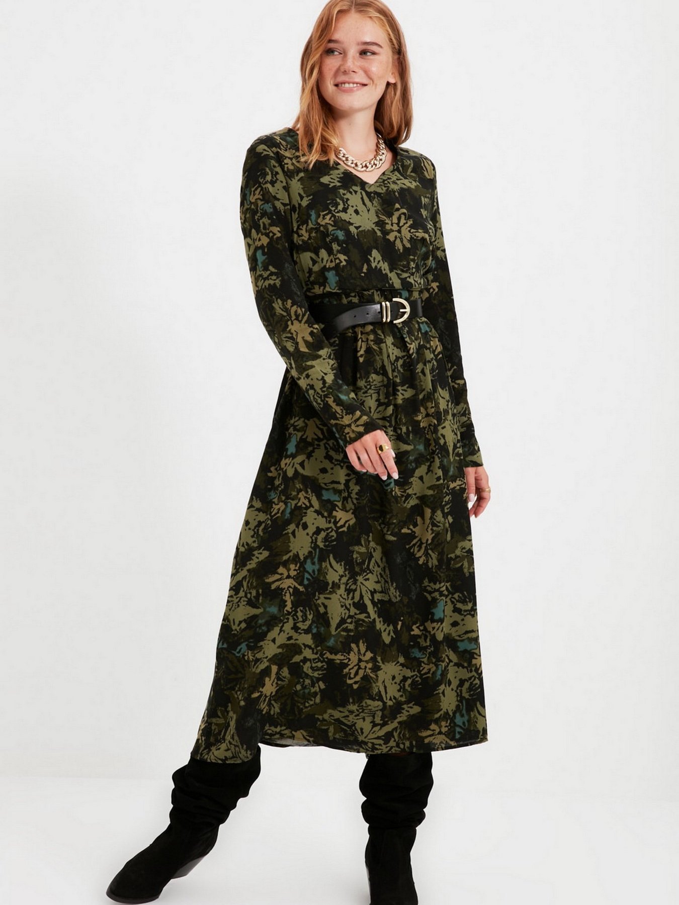 Платье миди Trendyol модель TWOAW22EL0501/Siyah Фото