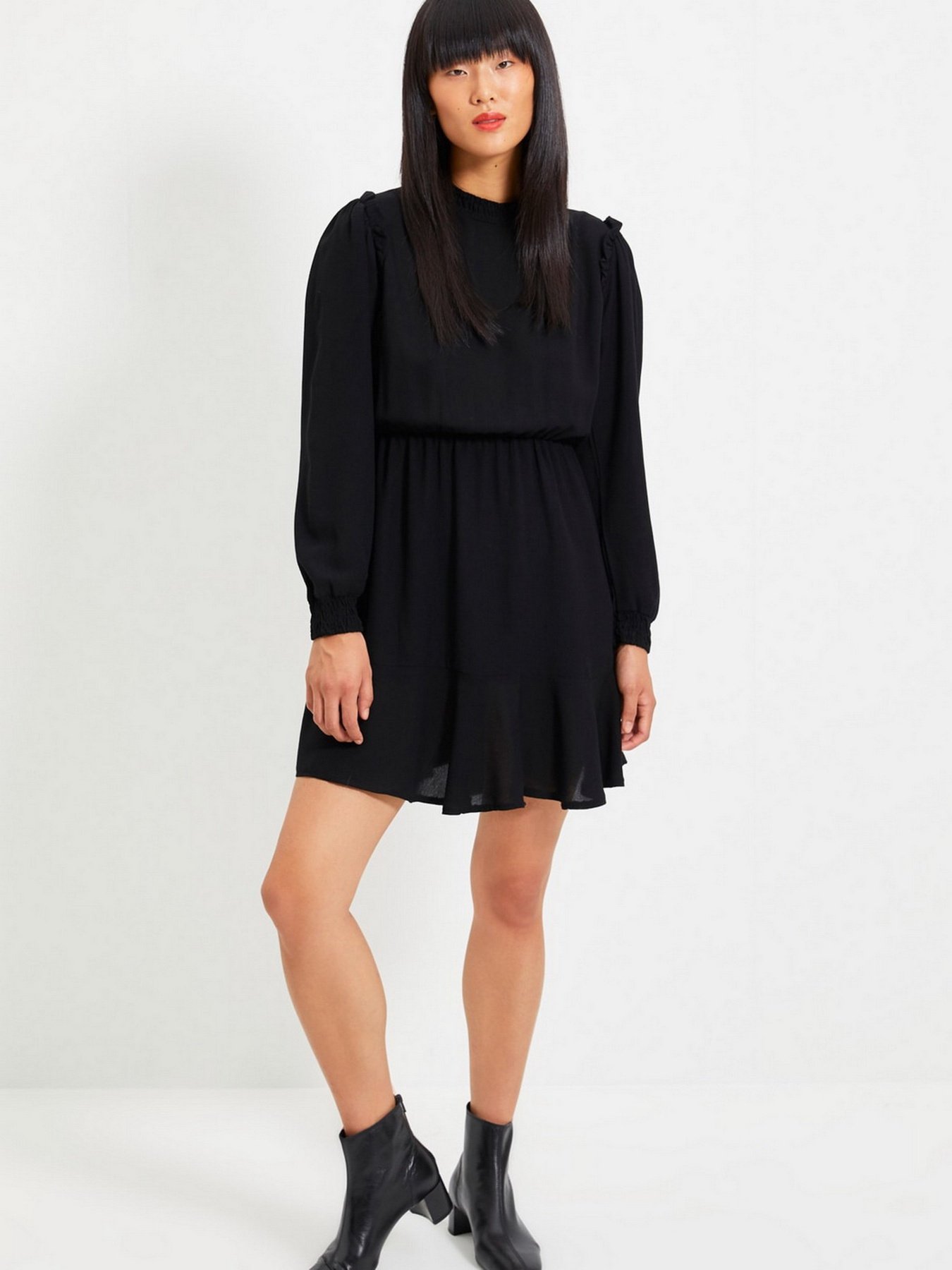 Платье мини Trendyol модель TWOAW22EL0504/Siyah Фото