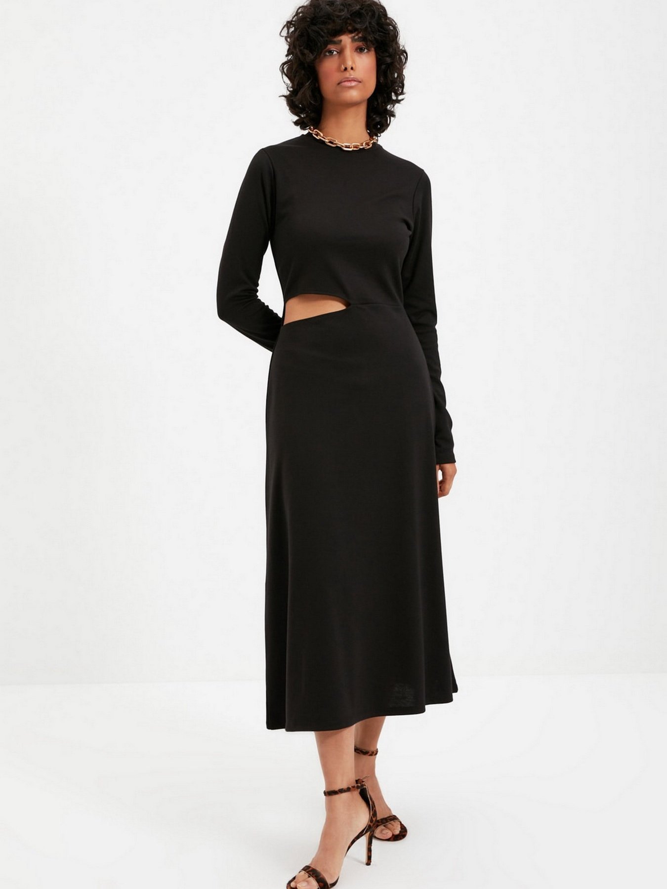 Платье миди Trendyol модель TWOAW22EL0736/Siyah Фото