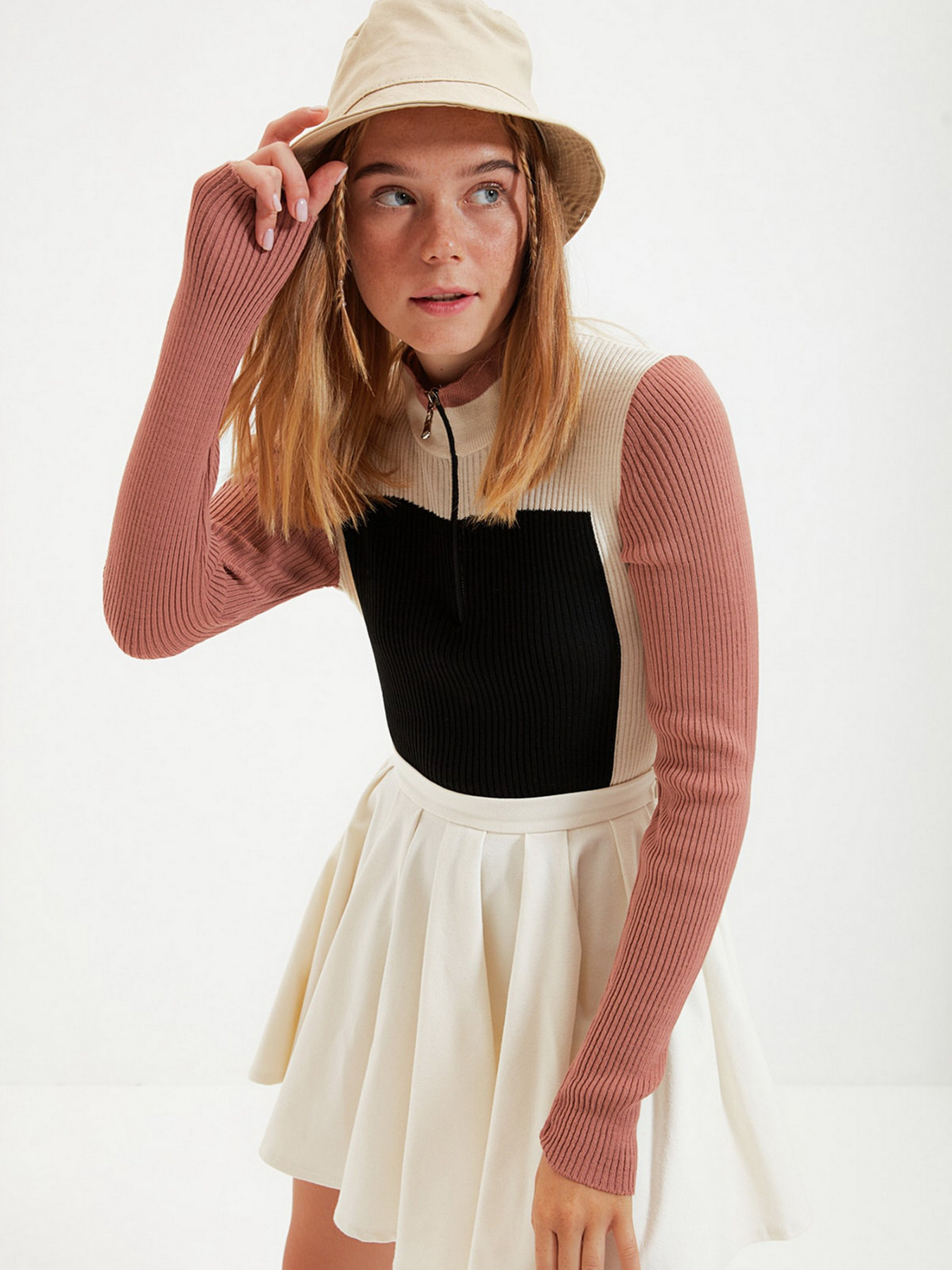 Джемпер Trendyol модель TWOAW22KZ0012/Siyah Фото