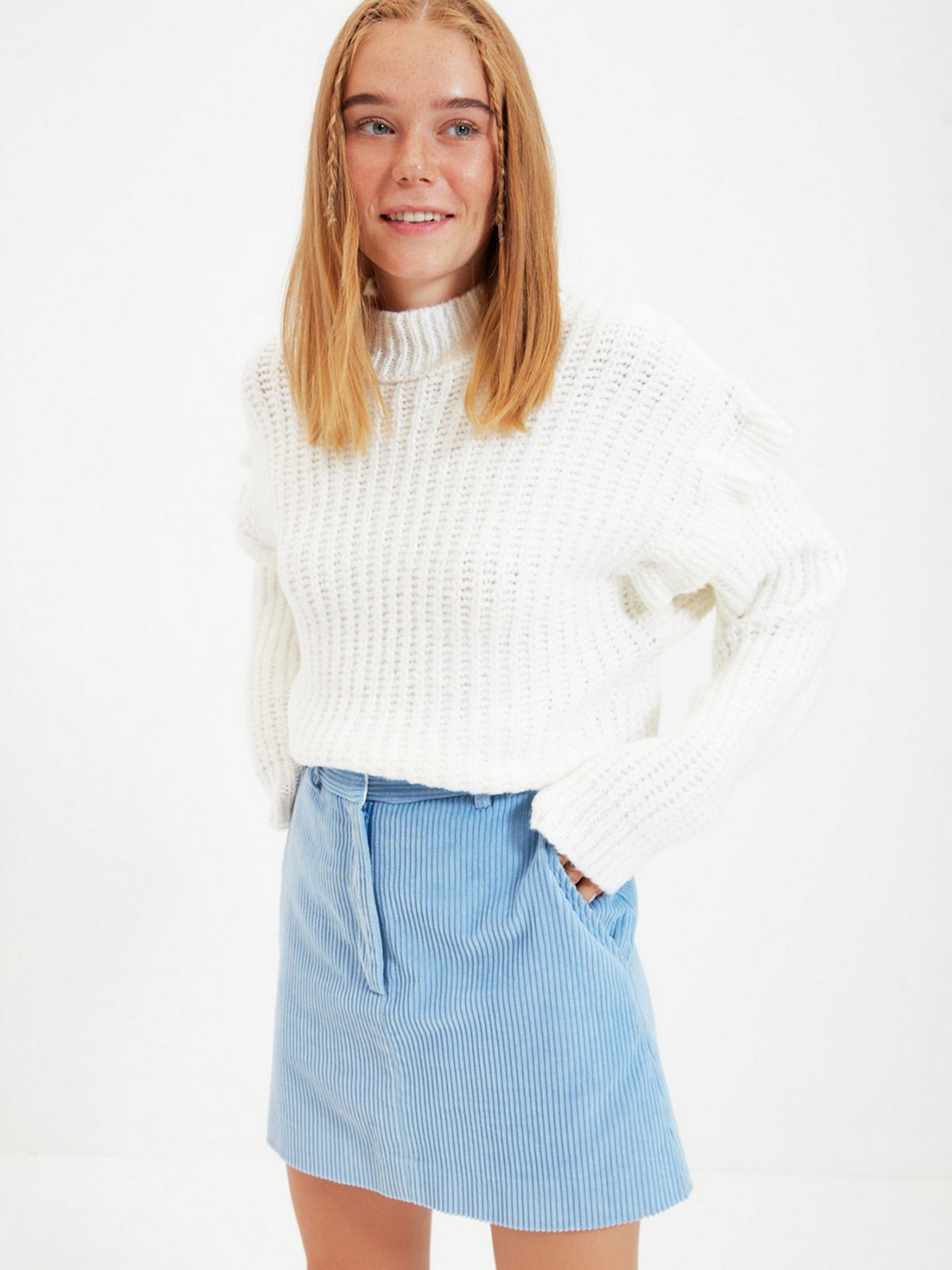 Свитер Trendyol модель TWOAW22KZ0240/Ekru Свитер Trendyol модель TWOAW22KZ0240/Ekru Фото