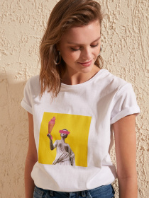 Футболки и поло Trendyol модель TWOSS20TS0230/Beyaz Футболки и поло Trendyol модель TWOSS20TS0230/Beyaz Фото