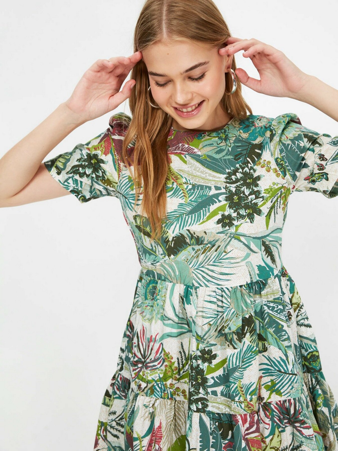 Платье мини Trendyol модель TWOSS21EL2652/Ekru Фото