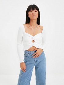 Джемпер Trendyol модель TWOAW22KZ1547/Ekru Джемпер Trendyol модель TWOAW22KZ1547/Ekru Фото