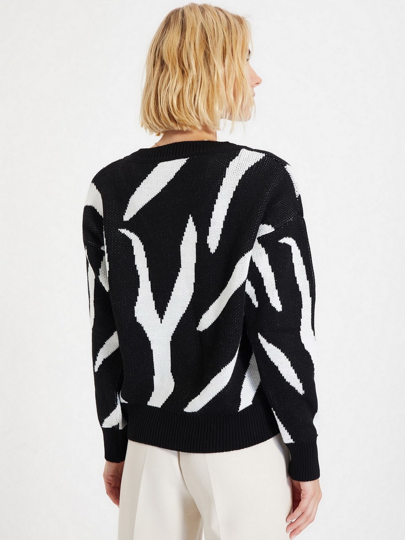 Свитер Trendyol модель TWOAW22KZ1648/Siyah Фото