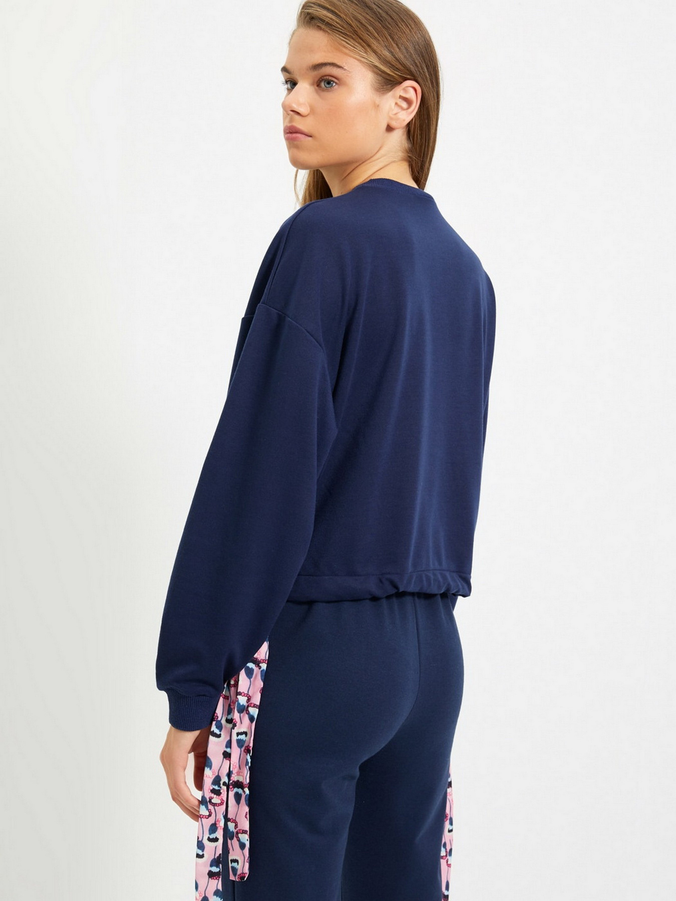 Свитшот Trendyol модель TWOAW22SW0051/Lacivert Фото