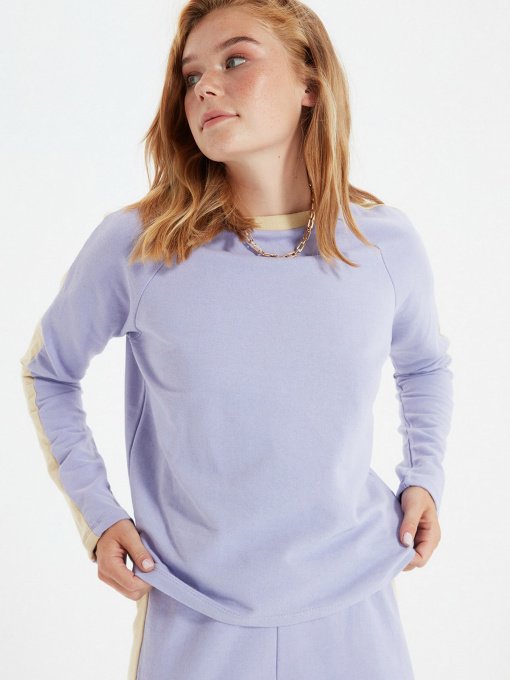 Свитшот Trendyol модель TWOAW22SW0082/Lila Фото