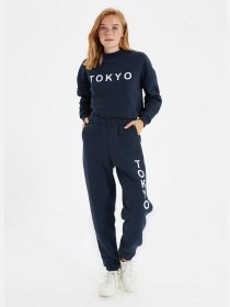 Свитшот Trendyol модель TWOAW22SW0895/Lacivert Фото