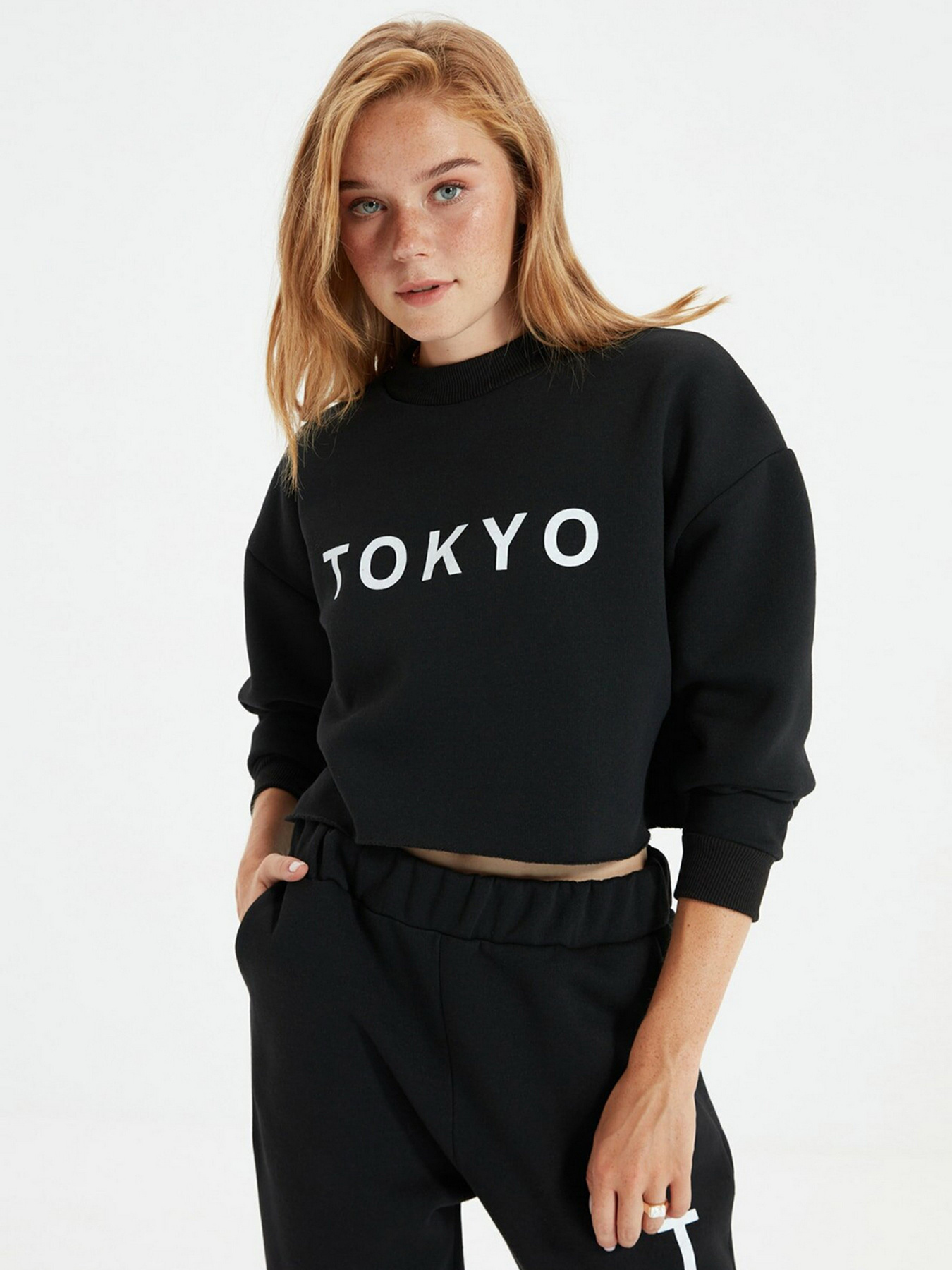 Свитшот Trendyol модель TWOAW22SW0895/Siyah Фото