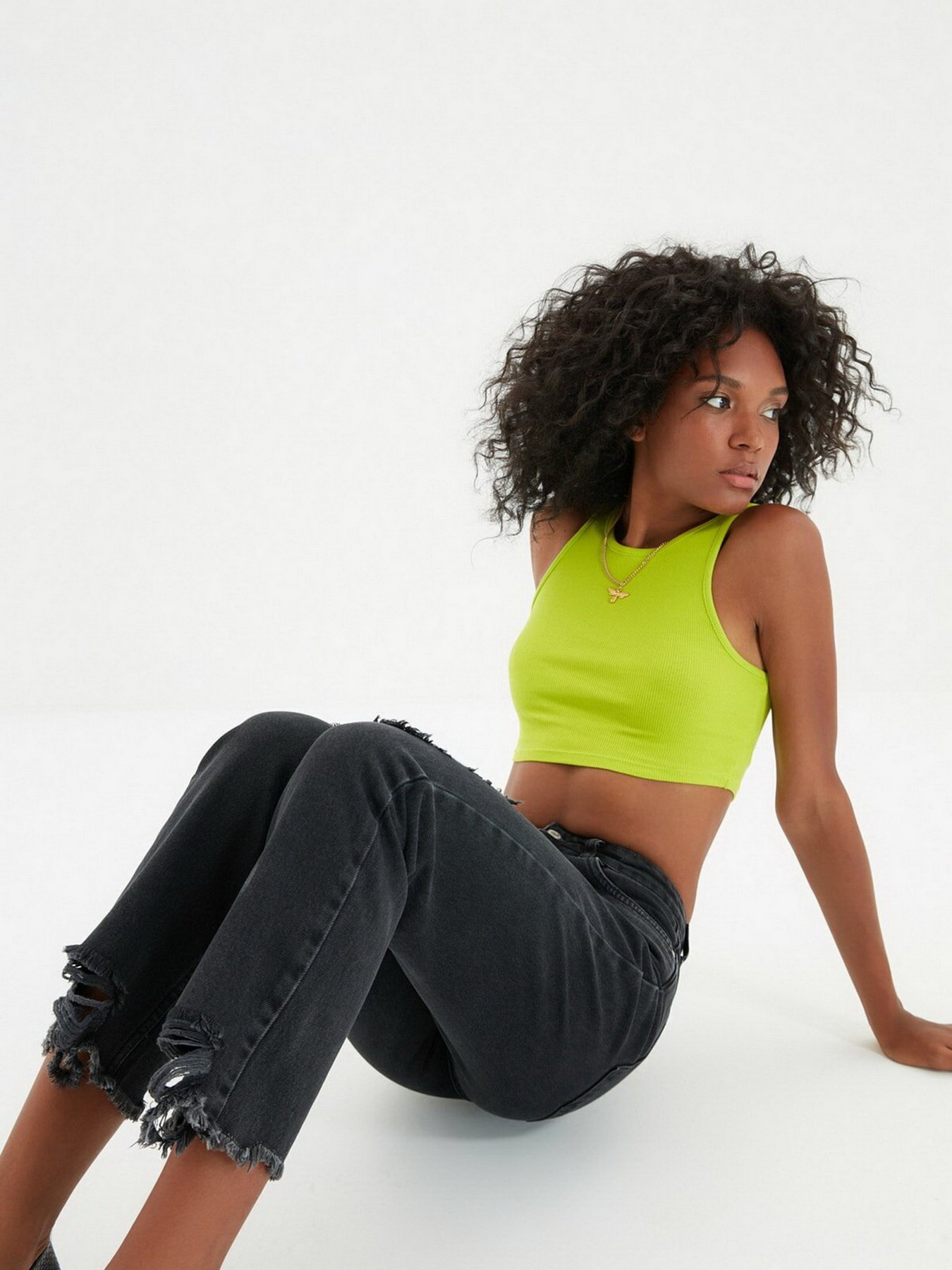 Прямые джинсы Trendyol Straight модель TWOAW22JE0010/Siyah Фото