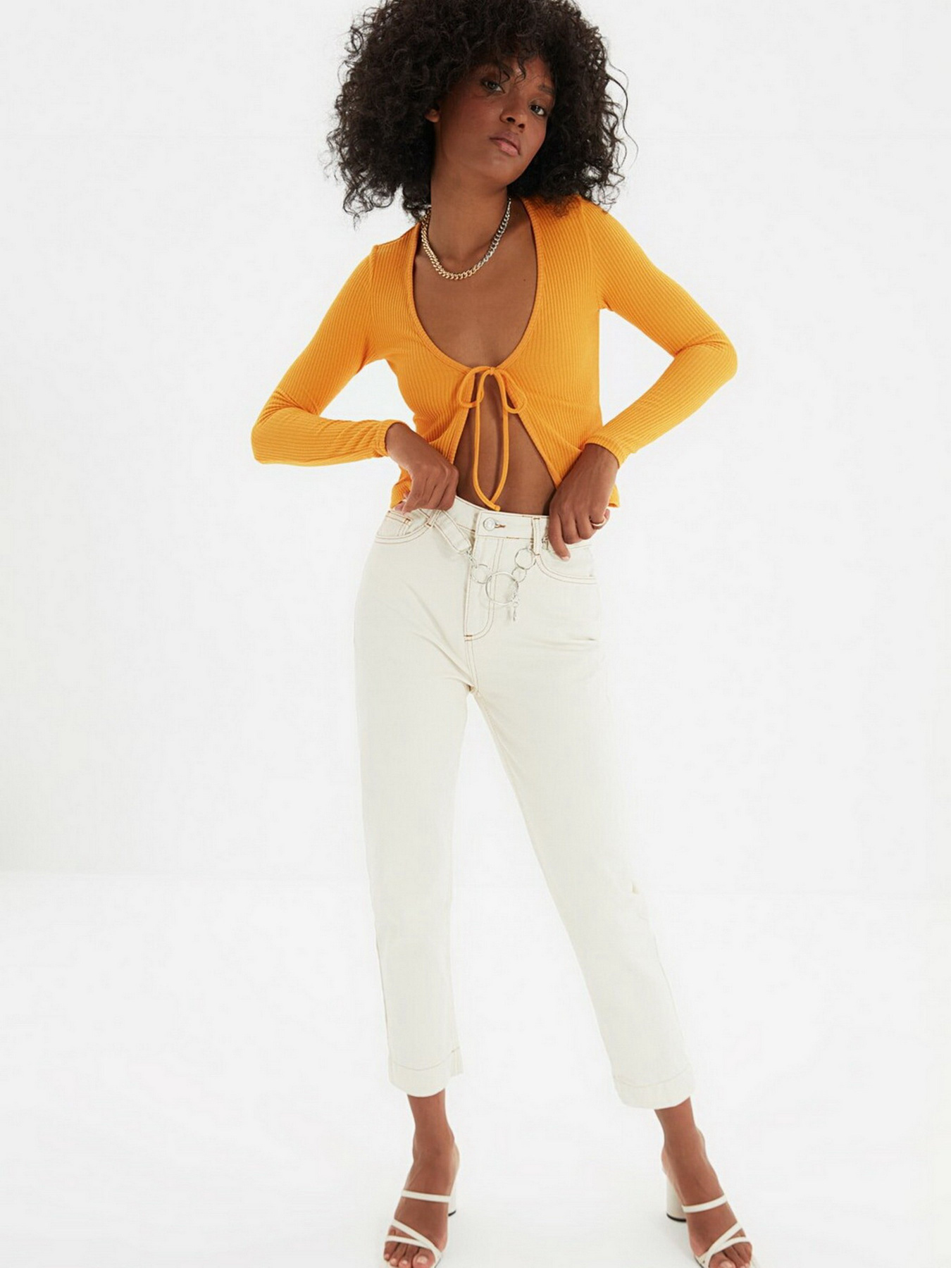 Джинсы мом Trendyol Mom модель TWOAW22JE0108/Ekru Фото