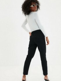 Джинси мом Trendyol Mom модель TWOAW22JE0108/Siyah Фото