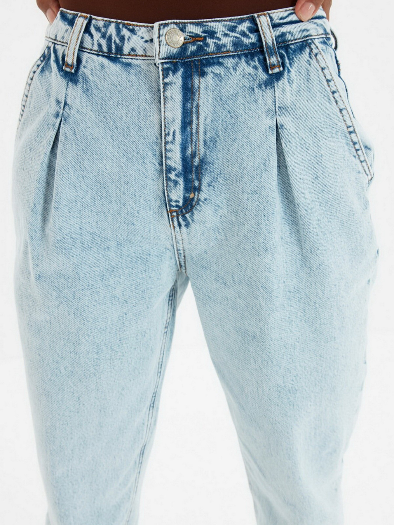 Джинсы мом Trendyol Curved модель TWOAW22JE0109/Mavi Фото