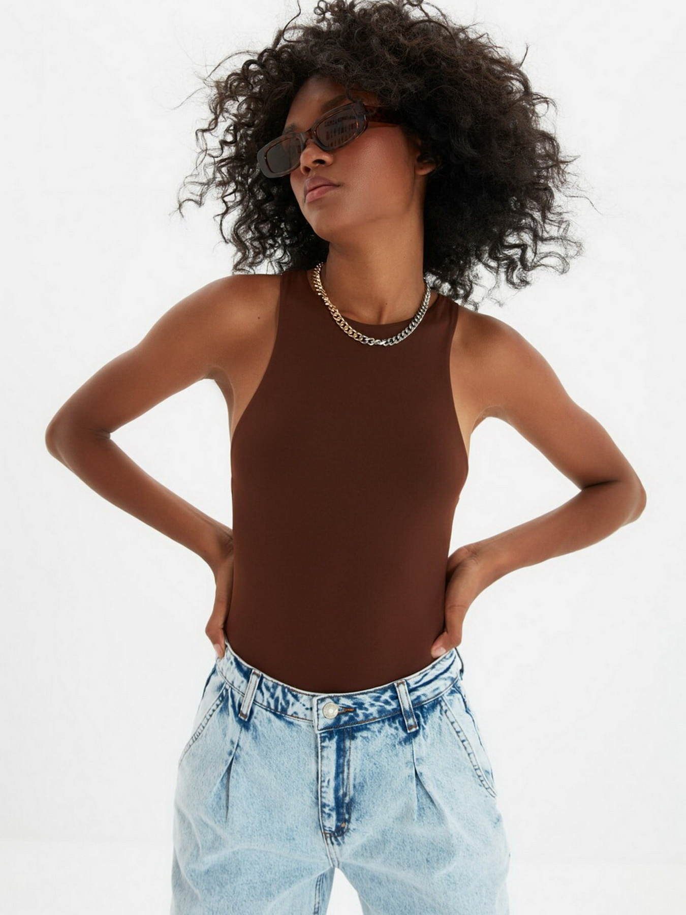 Джинсы мом Trendyol Curved модель TWOAW22JE0109/Mavi Джинсы мом Trendyol Curved модель TWOAW22JE0109/Mavi Фото