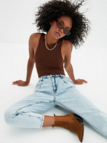 Джинсы мом Trendyol Curved модель TWOAW22JE0109/Mavi Джинсы мом Trendyol Curved модель TWOAW22JE0109/Mavi Фото