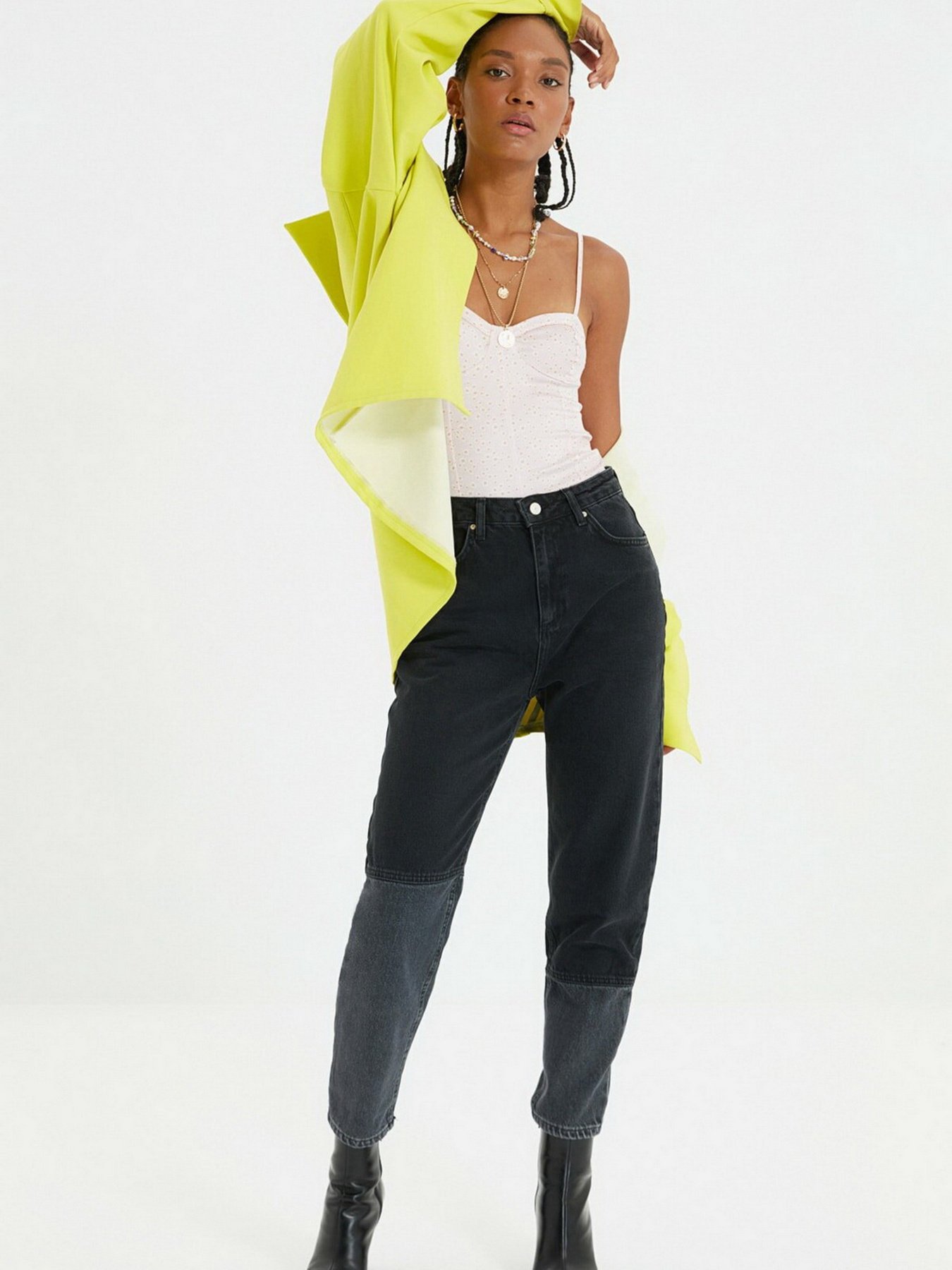 Джинсы мом Trendyol Mom модель TWOAW22JE0110/Antrasit Джинсы мом Trendyol Mom модель TWOAW22JE0110/Antrasit Фото