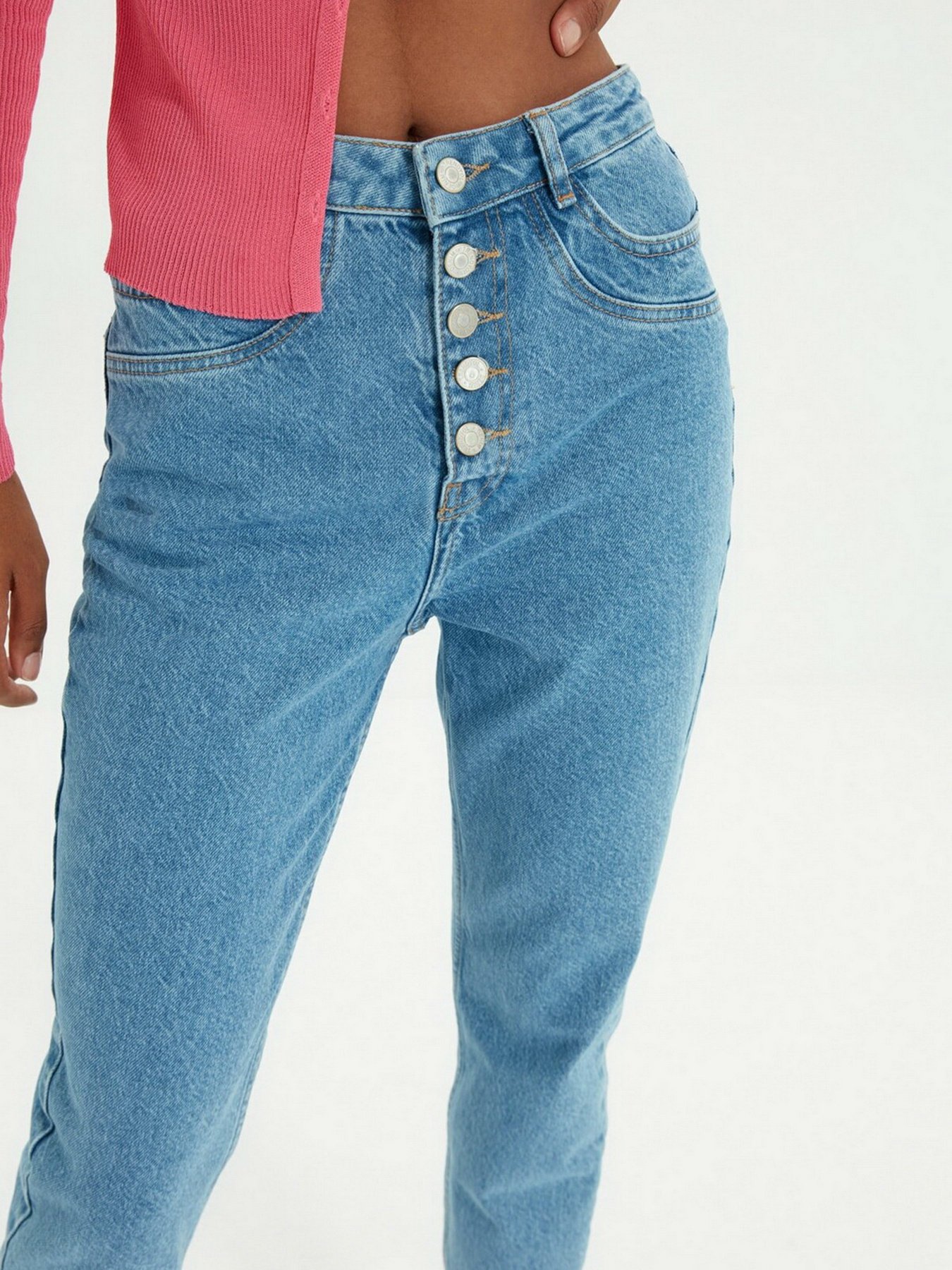 Джинсы мом Trendyol Mom модель TWOAW22JE0120/Mavi Джинсы мом Trendyol Mom модель TWOAW22JE0120/Mavi Фото