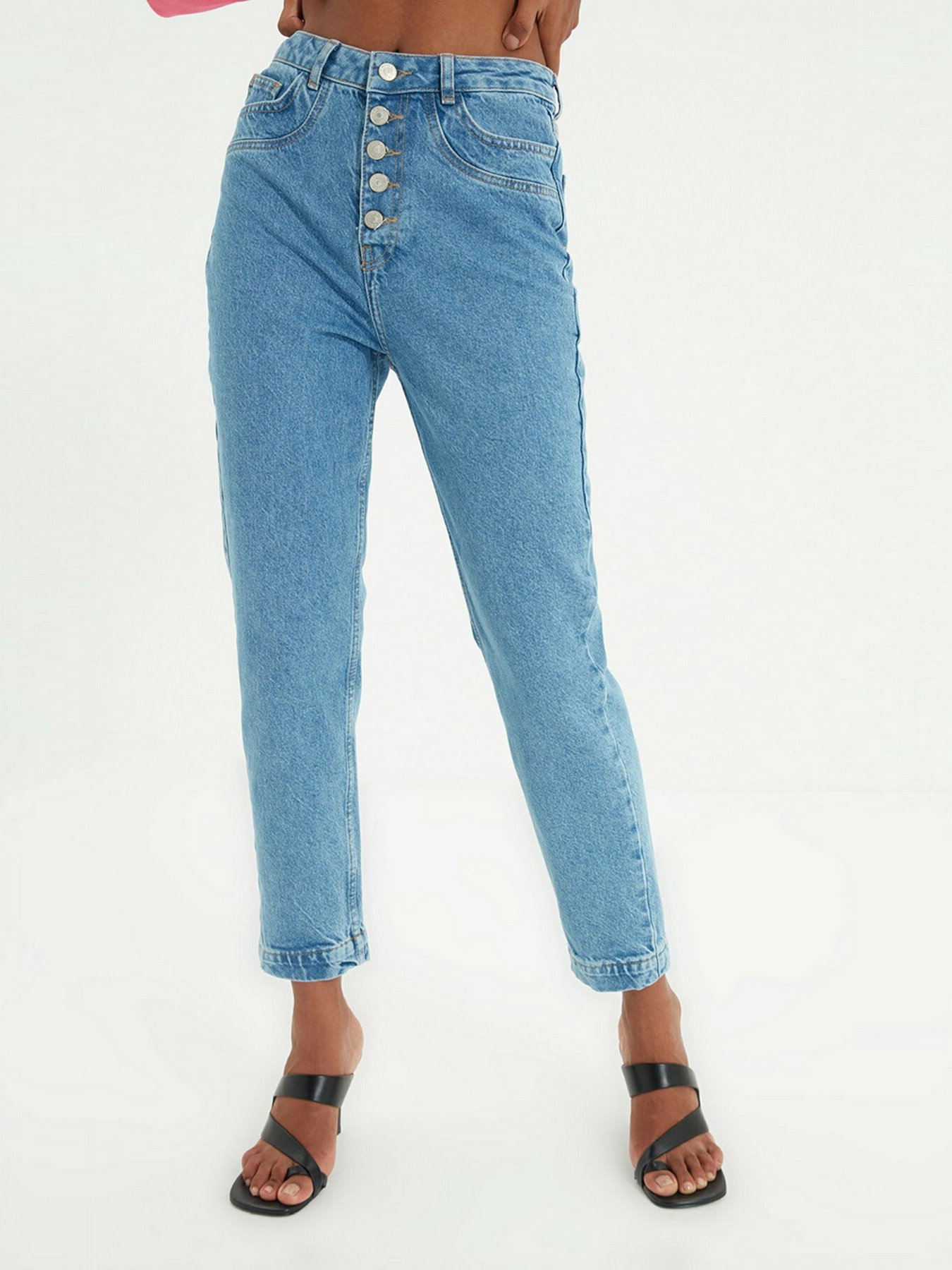 Джинсы мом Trendyol Mom модель TWOAW22JE0120/Mavi Джинсы мом Trendyol Mom модель TWOAW22JE0120/Mavi Фото