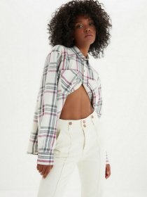 Прямые джинсы Trendyol Bootcut модель TWOAW22JE0127/Ekru Фото