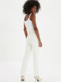 Прямі джинси Trendyol Bootcut модель TWOAW22JE0127/Ekru Фото