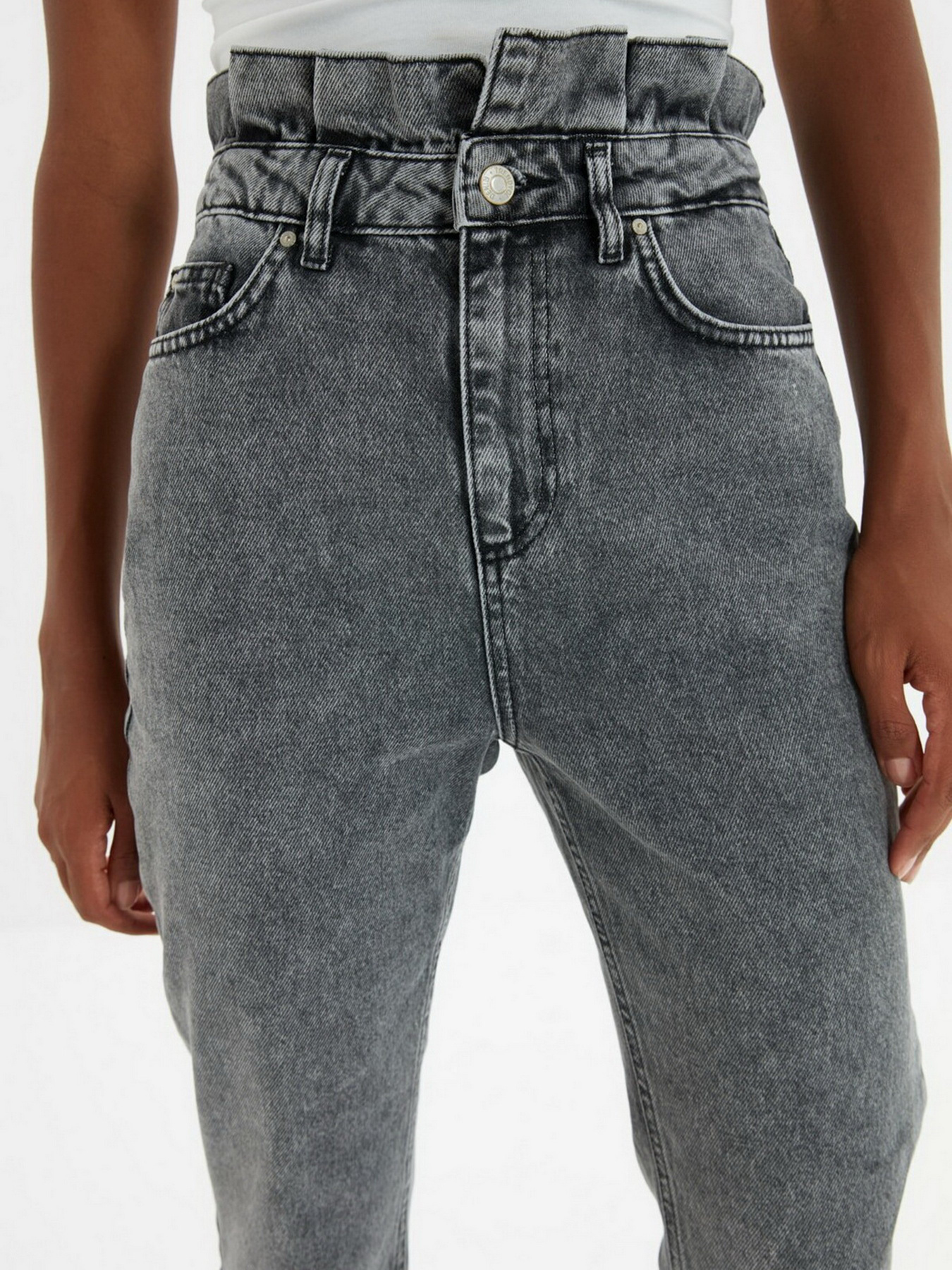 Джинсы мом Trendyol Mom модель TWOAW22JE0141/Antrasit Фото