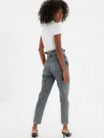 Джинсы мом Trendyol Mom модель TWOAW22JE0141/Antrasit Фото