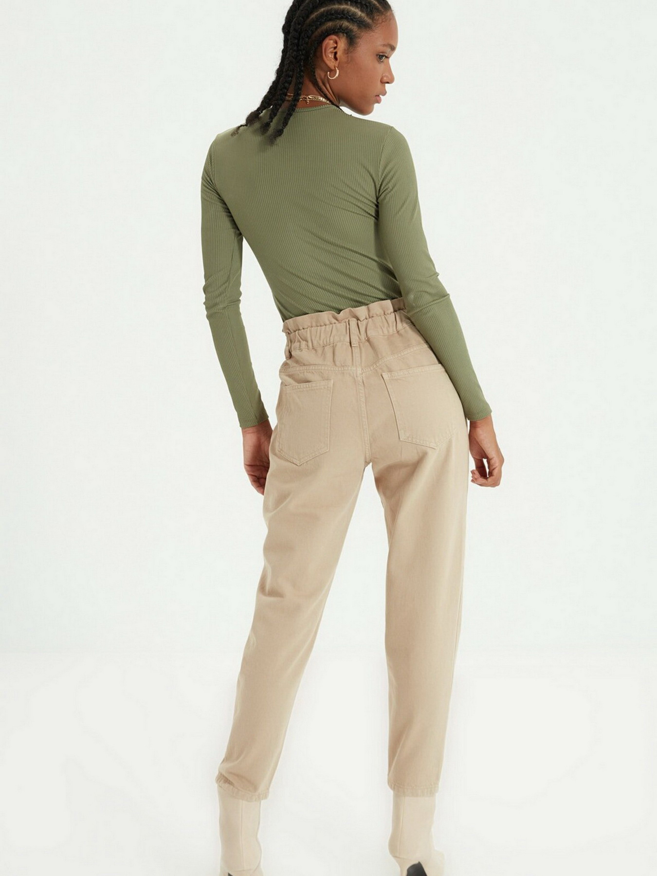 Джинсы мом Trendyol Mom модель TWOAW22JE0240/Bej Фото