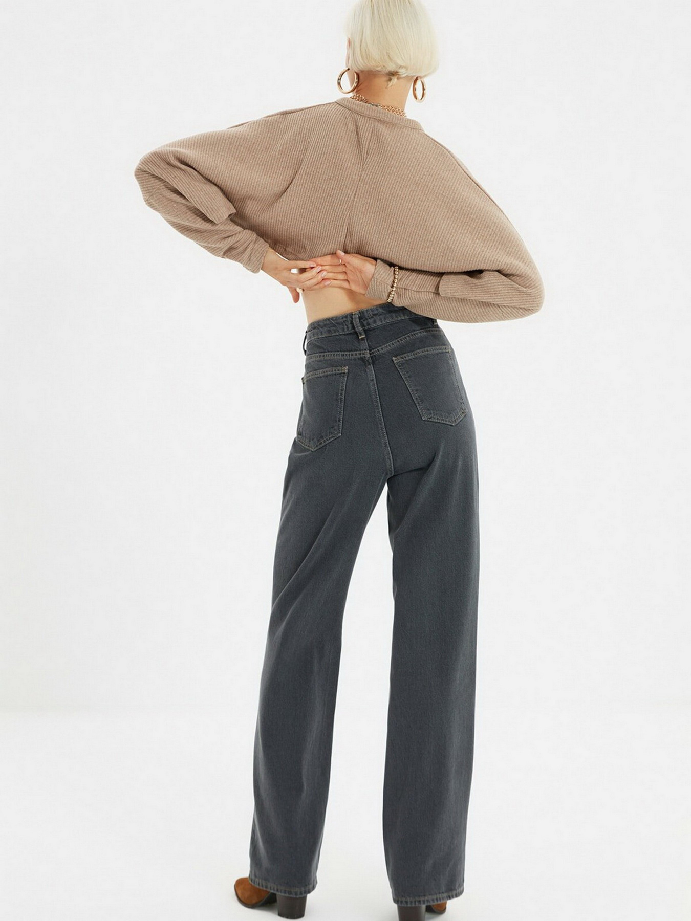 Джинсы мом Trendyol Mom модель TWOAW22JE0264/Siyah Фото