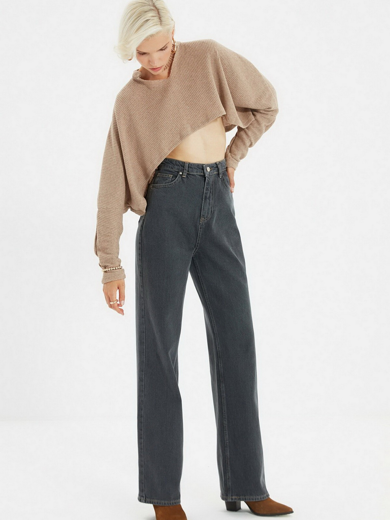 Джинсы мом Trendyol Mom модель TWOAW22JE0264/Siyah Фото